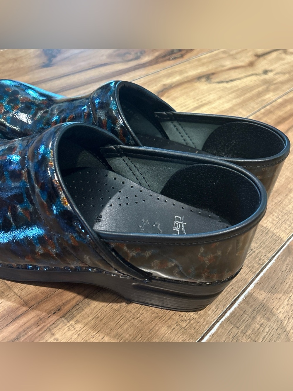 DANSKO CLOGS CHEETAH PRINT Women’s 39 (US 8.5) - Picture 6 of 12